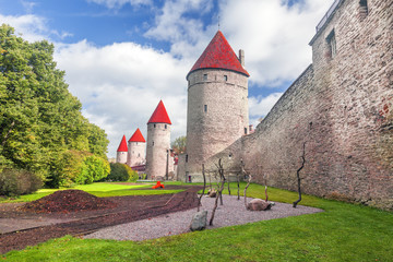Medieval towers - part of the city wall. Tallinn, Estonia - obrazy, fototapety, plakaty