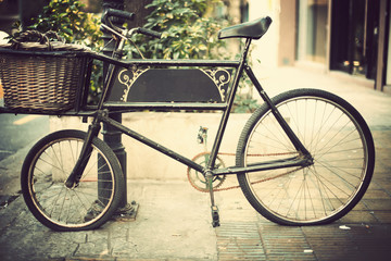 Fototapeta na wymiar Vintage bicycle with basket