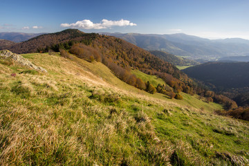 Fototapeta na wymiar Sommets des Vosges en automne