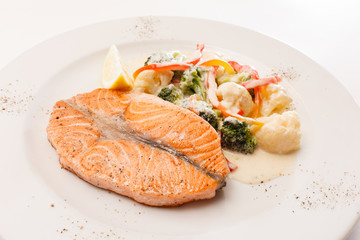 salmon steak with vegetables