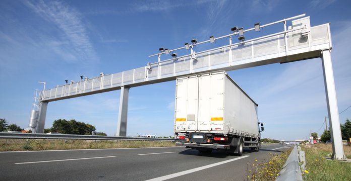 portique &eacute;cotaxe, autoroute,taxe,p&eacute;age