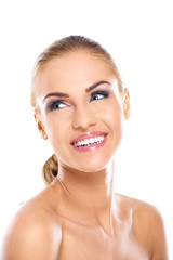 Obraz premium Pretty Smiling Face of Bare Woman