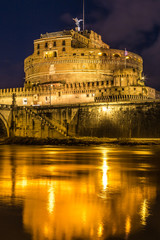 Fototapeta na wymiar The night view of the castle and bridge of Sant'Angelo in Rome,I