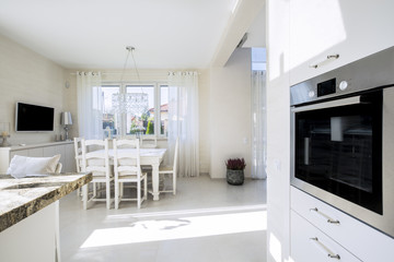 Open kitchen and dinning room