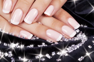Foto op Plexiglas Beautiful woman's nails with french manicure and diamonds. © Vladimir Sazonov