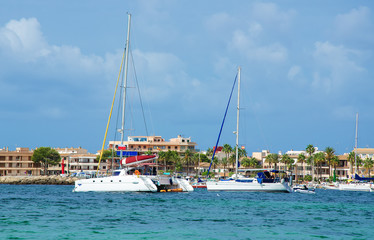 Fototapeta na wymiar Many yachts in the bay at anchor.