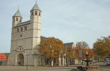 Bad Gandersheim: Stiftskirche (1007, Niedersachsen)