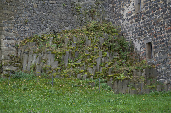 Basalt (Vulkan) Gestein &ndash; an der Burg Stolpen