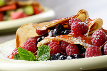Crepe raspberry mint