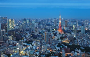Fotobehang View of Tokyo city and Tokyo Tower in evening © torsakarin