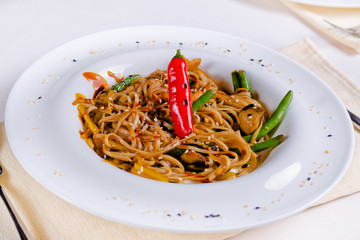 Tasty Noodles with Red Pepper and Beans