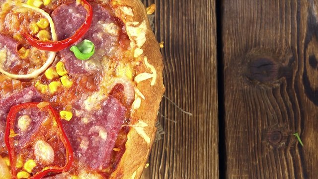 Rotating Salami Pizza (loopable)