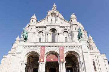 Fototapeta na wymiar Sacre coeur facade