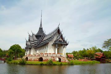 Fototapeta na wymiar Thai Castle 02