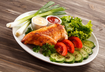 Roast chicken fillet and vegetables