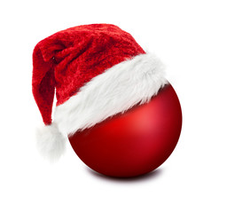 Weihnachtsmütze auf Weihnachtskugel