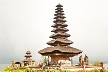 Pura Ulun Danu Temple on Bratan Lake (Bali, Indonesia) © evp82