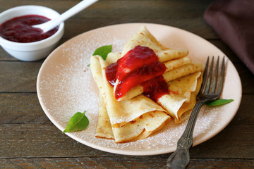 crepes with jam