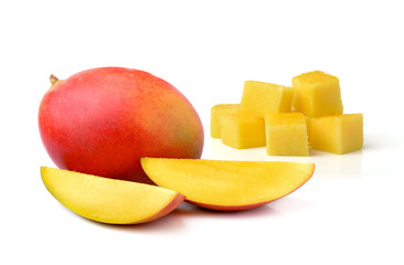 Obraz na płótnie Canvas mango isolated on white background