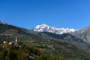 Fototapeta na wymiar Valle del Gran San Bernardo - Valle d'Aosta