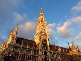 Fototapeta na wymiar Rathaus in München