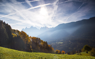 Obraz premium Morning in Val di Funes