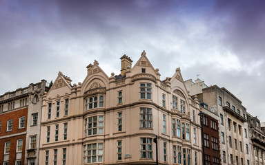 Fototapeta na wymiar Façades d'immeubles de style victorien à Londres, en Angleterre, en Grande Bretagne, au Royaume Uni