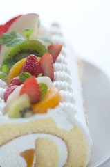 フルーツロールケーキ
