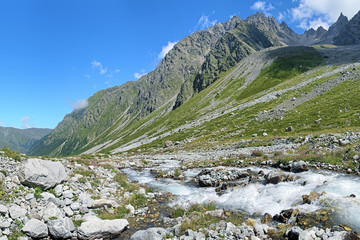 Riverhead of Bilyagidon river and view on Dashivtsek Pass