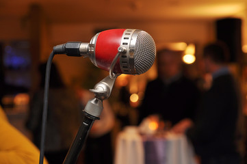 Microphone