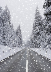Fototapeta premium Fahrbahn im Winter
