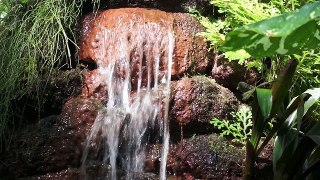 Wasserfall im Steingarten