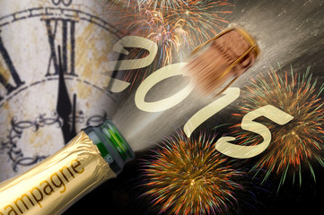 Neujahr 2015 mit Champagner und Feuerwerk