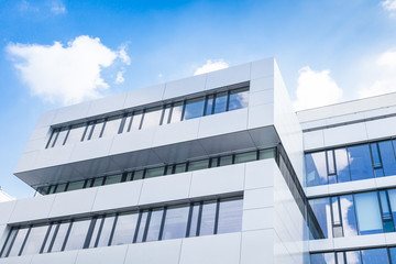 modernes Haus  - Wohnungen und Büros