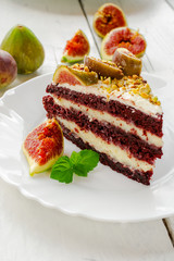 Cake with figs