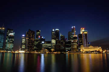 Fototapeta premium Singapore Cityscape at night , Singapore - 30 July 2011