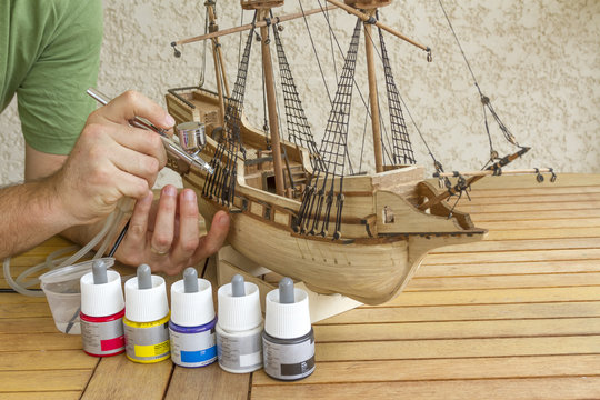 Construction d'un mod&egrave;le r&eacute;duit de bateau