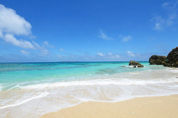 美しい海と爽やかな空