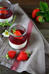 panna cotta in jars