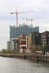 Naklejka premium Hafencity mit Elbphilharmonie