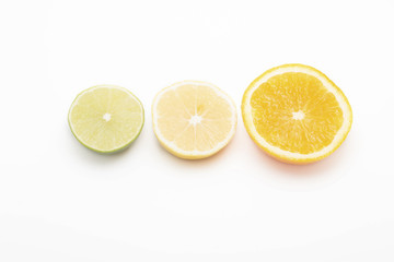 Fototapeta na wymiar лимон, лайм и апельсин
