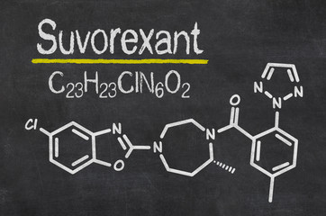 Schiefertafel mit der chemischen Formel von Suvorexant