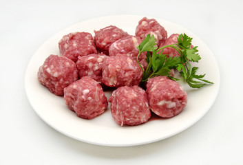 Albondigas de carne cruda,