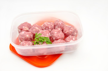 Albondigas de carne cruda,