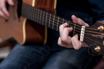 Obraz na płótnie Canvas playing guitar