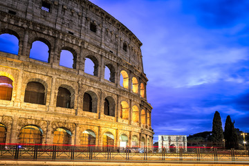 Fototapeta na wymiar Famous Colosseum Structure in Rome Italy