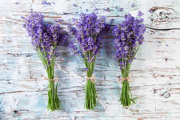 Crédence en verre imprimé Lavande Fresh lavender on wood