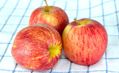 apple on the towel