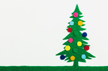 Christmas tree with balls made ​​of felt
