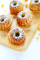fruitcake with raisin